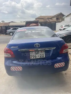 Toyota Belta 2010 Blue