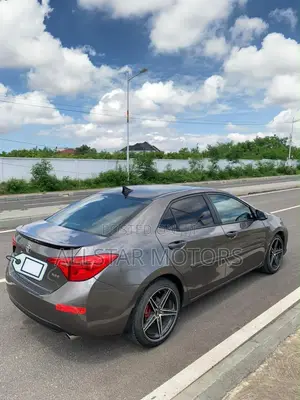 Toyota Corolla XSE 4dr Sedan (1.8L 4cyl CVT) 2017