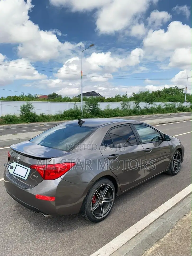 Toyota Corolla XSE 4dr Sedan (1.8L 4cyl CVT) 2017