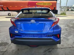 Toyota C-HR 2018 Blue