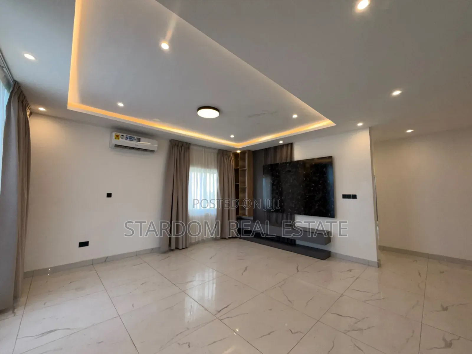 4bdrm Duplex in Adjiringanor, Ability for sale