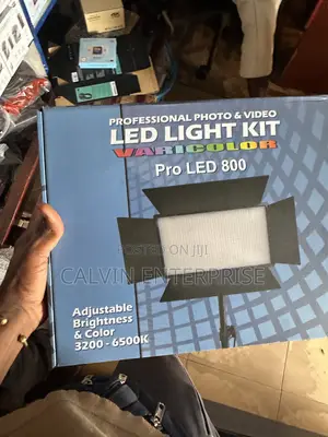 Photo and Video LED Light Kit/ Pro With LED 800, Adjustable Brightness