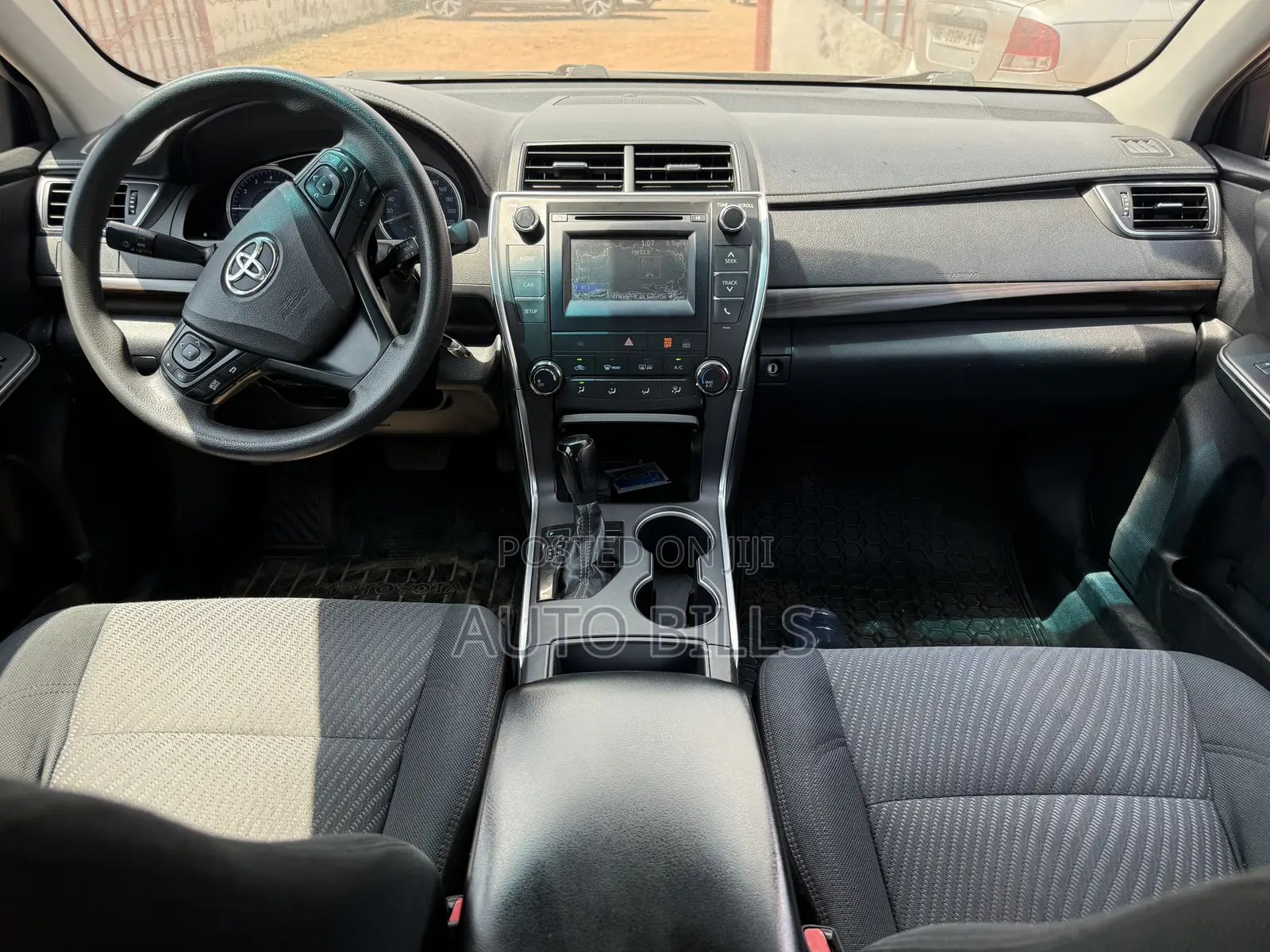 Toyota Camry LE 4dr Sedan (2.5L 4cyl 6A) 2016 Gray