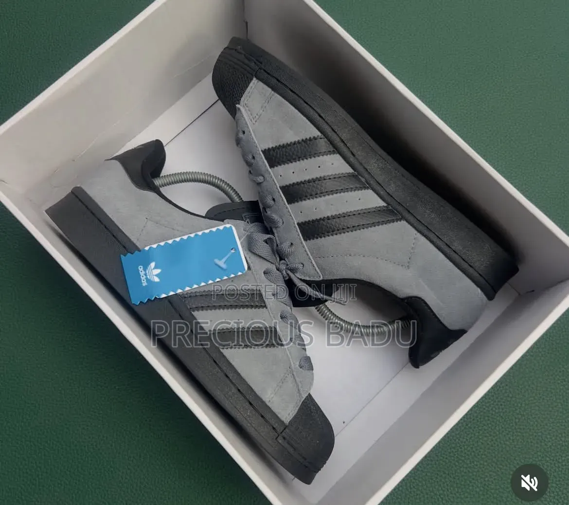 Adidas Superstar