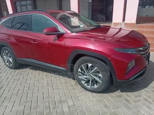 Hyundai Tucson 2022 Red