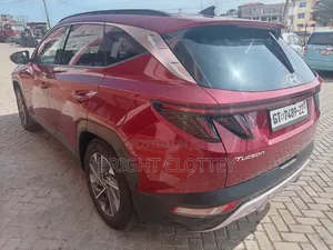 Hyundai Tucson 2022 Red