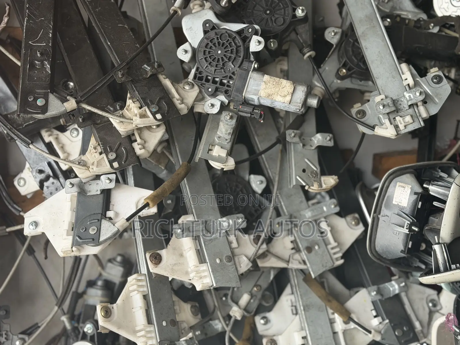 All Kinds of Door Handles and Door Machines for All Cars