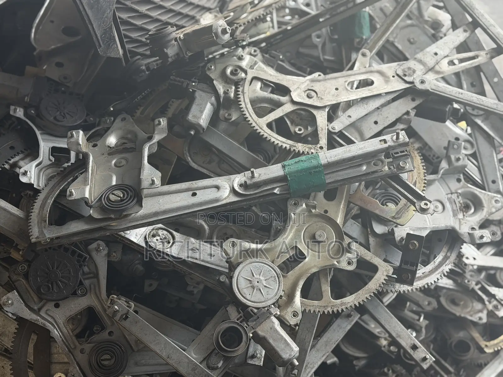 All Kinds of Door Handles and Door Machines for All Cars