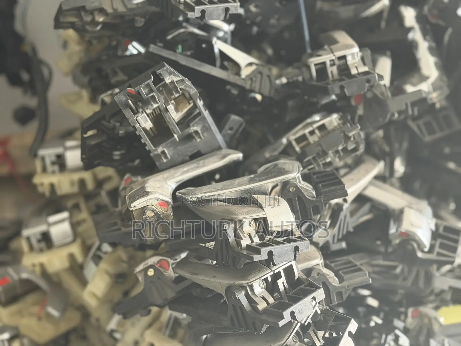 All Kinds of Door Handles and Door Machines for All Cars