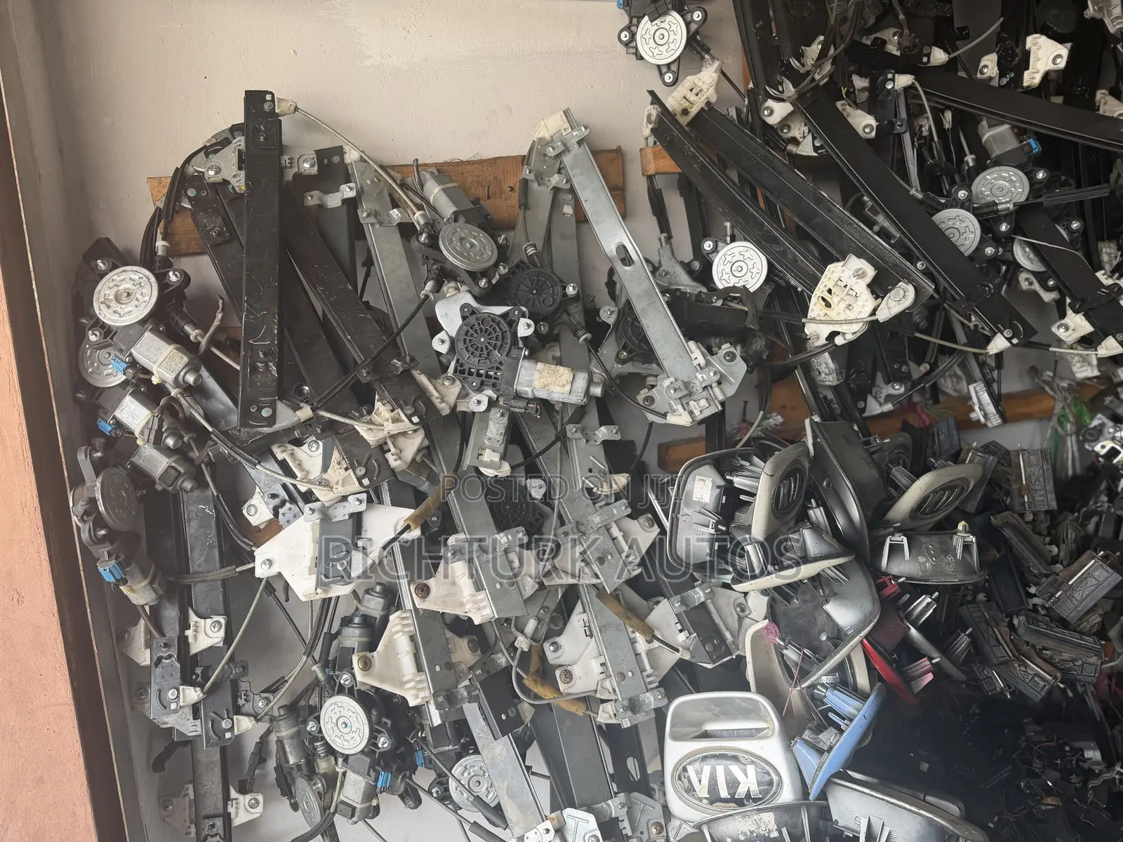 All Kinds of Door Handles and Door Machines for All Cars