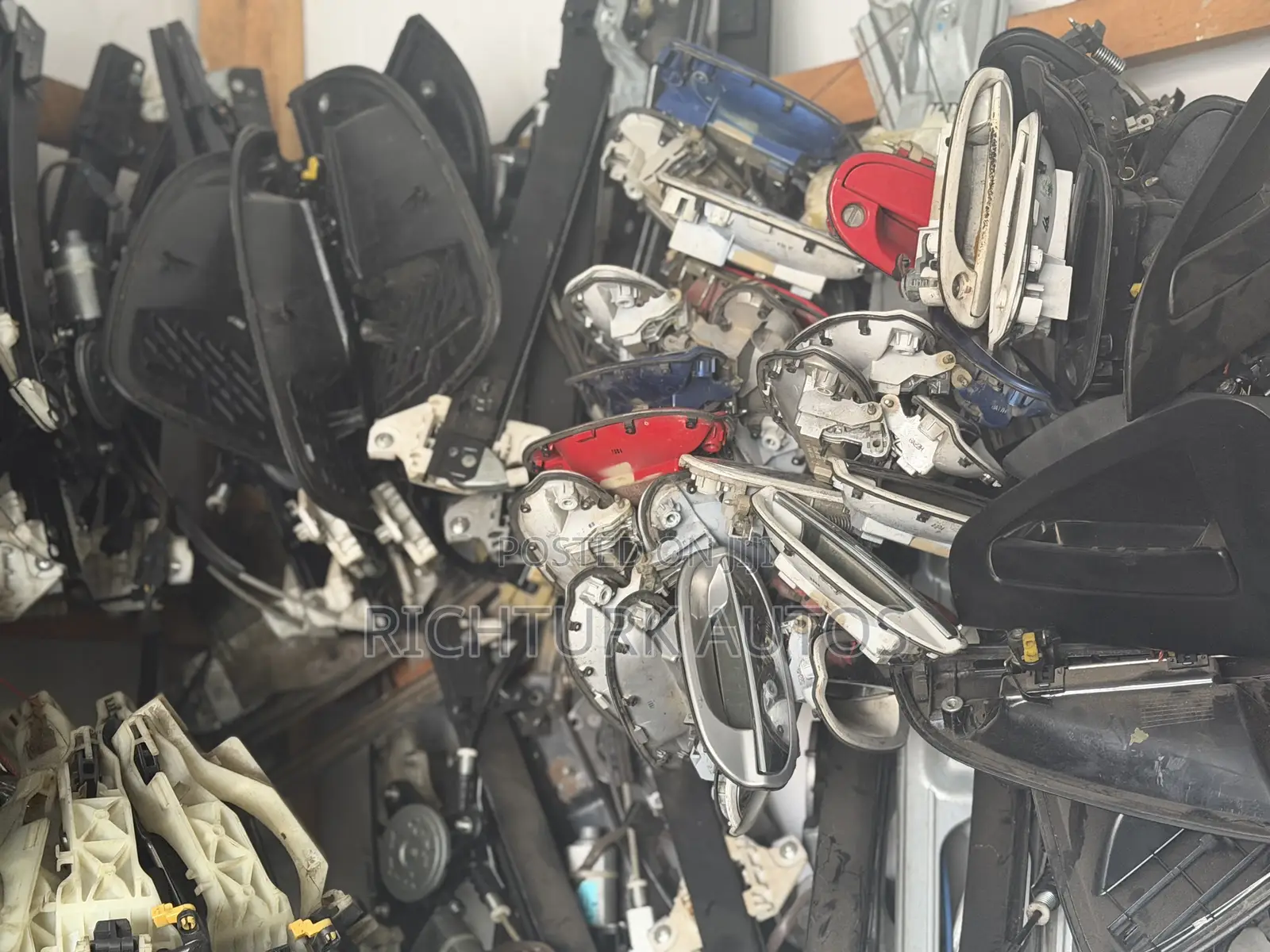 All Kinds of Door Handles and Door Machines for All Cars
