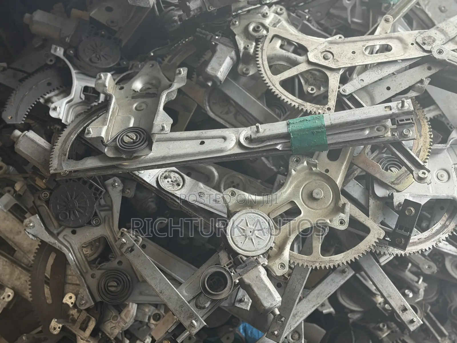 All Kinds of Door Handles and Door Machines for All Cars