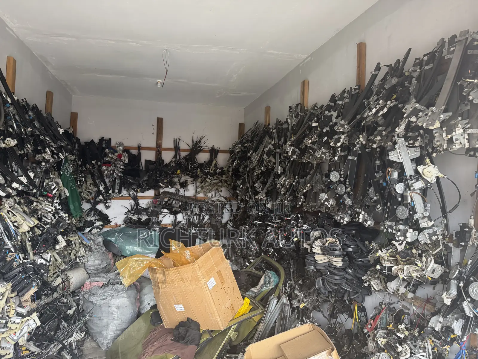 All Kinds of Door Handles and Door Machines for All Cars