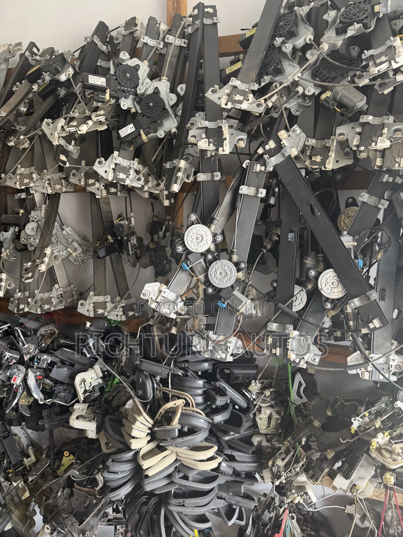 All Kinds of Door Handles and Door Machines for All Cars