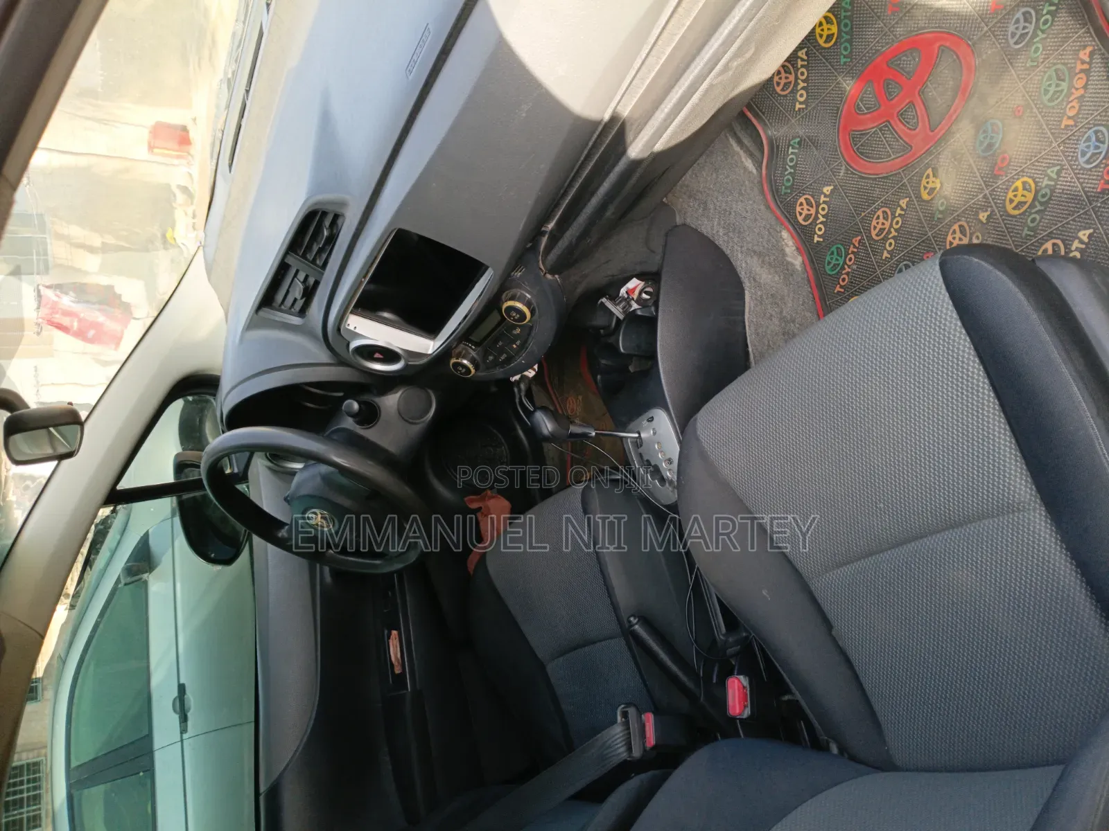 Toyota Vitz 2012 Black