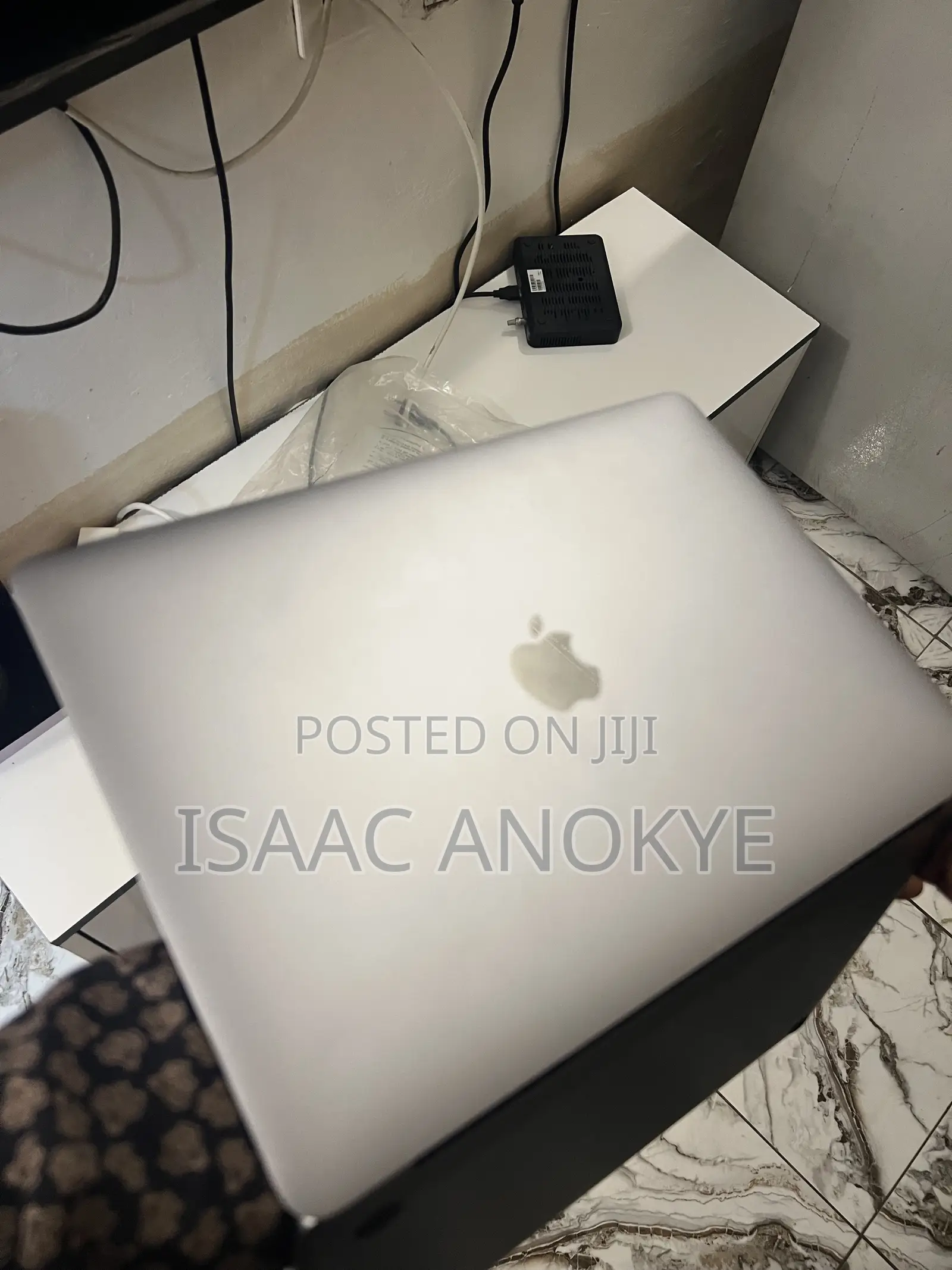 New Laptop Apple MacBook Pro 2017 8GB Intel Core i5 SSD 256GB