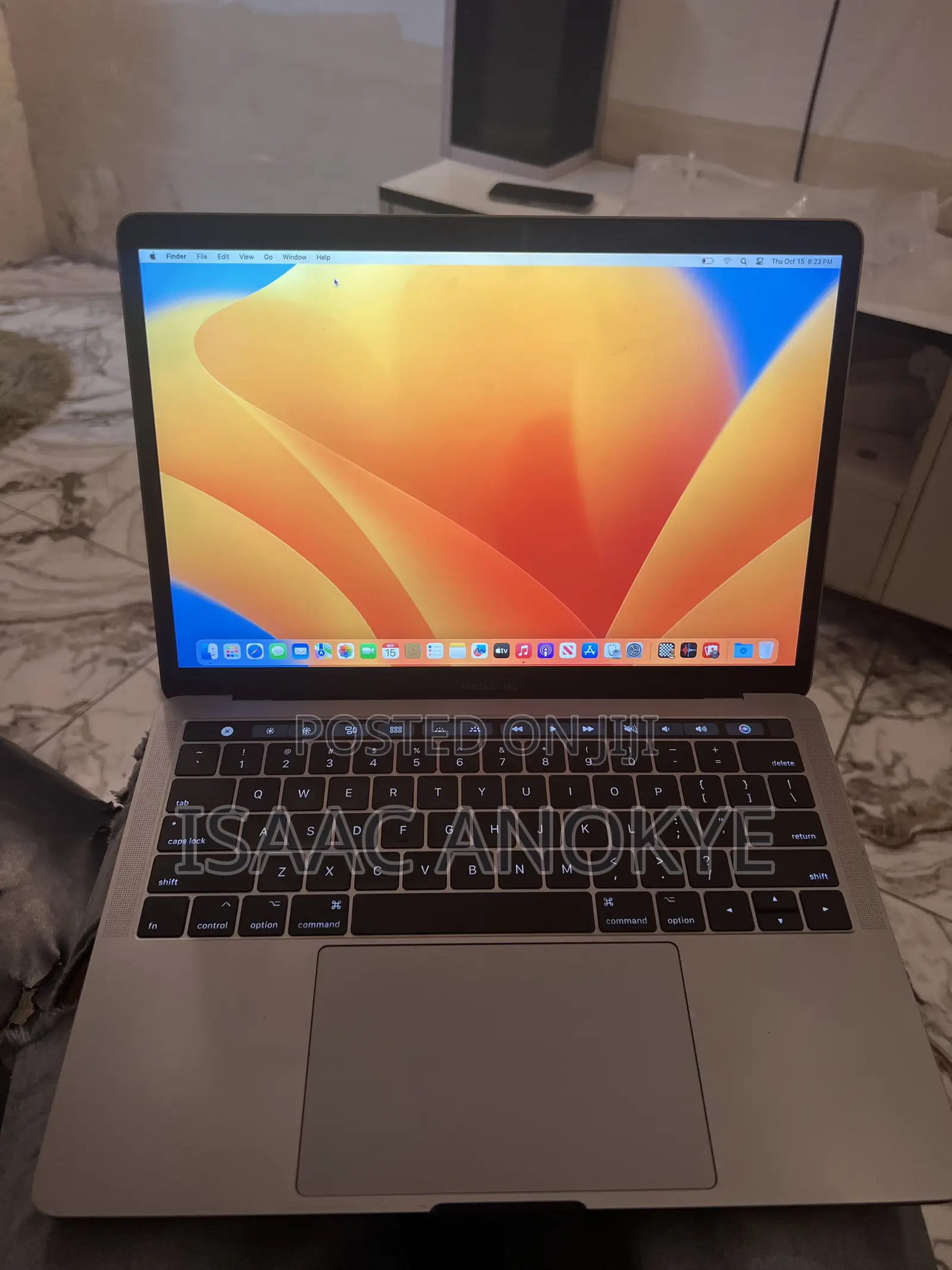 New Laptop Apple MacBook Pro 2017 8GB Intel Core i5 SSD 256GB