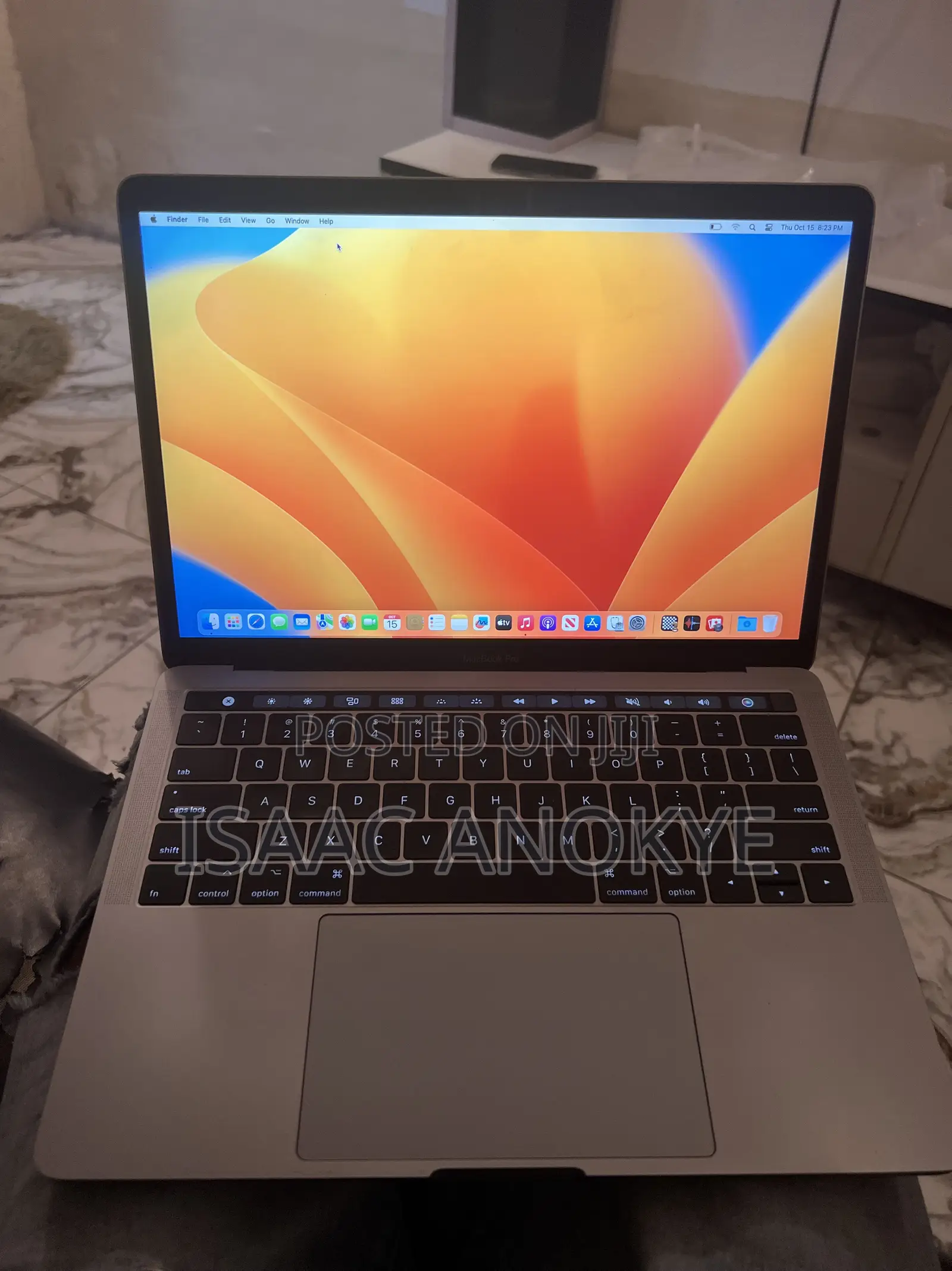 New Laptop Apple MacBook Pro 2017 8GB Intel Core i5 SSD 256GB