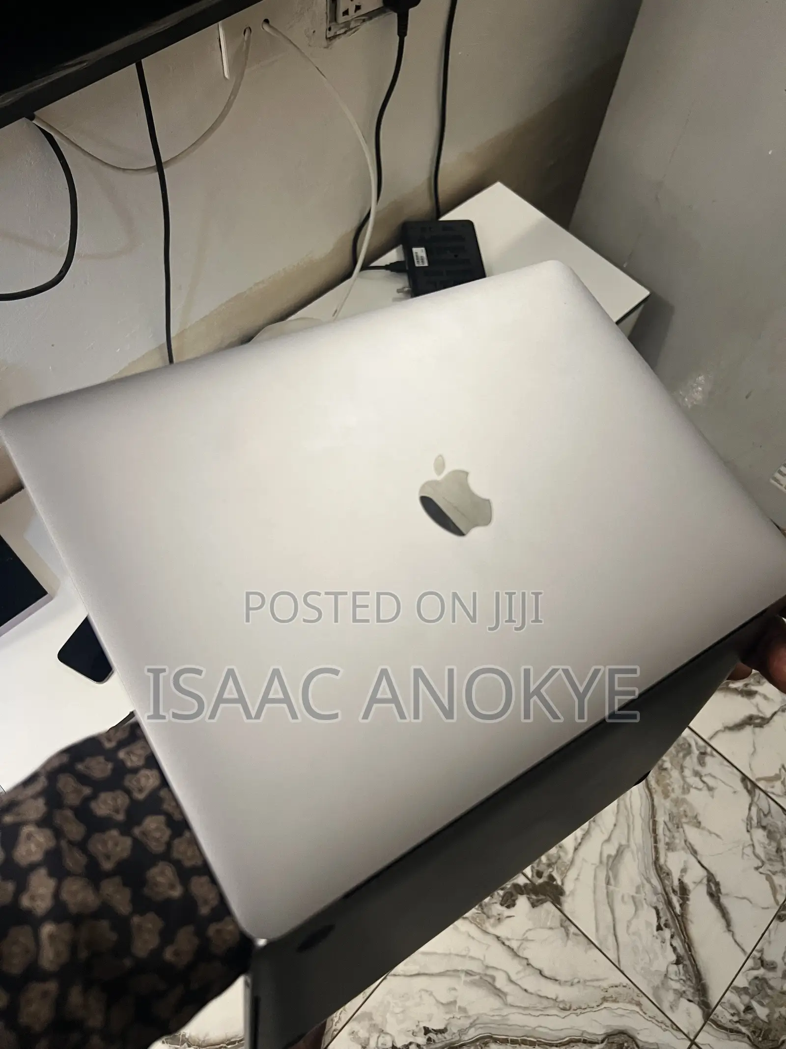New Laptop Apple MacBook Pro 2017 8GB Intel Core i5 SSD 256GB