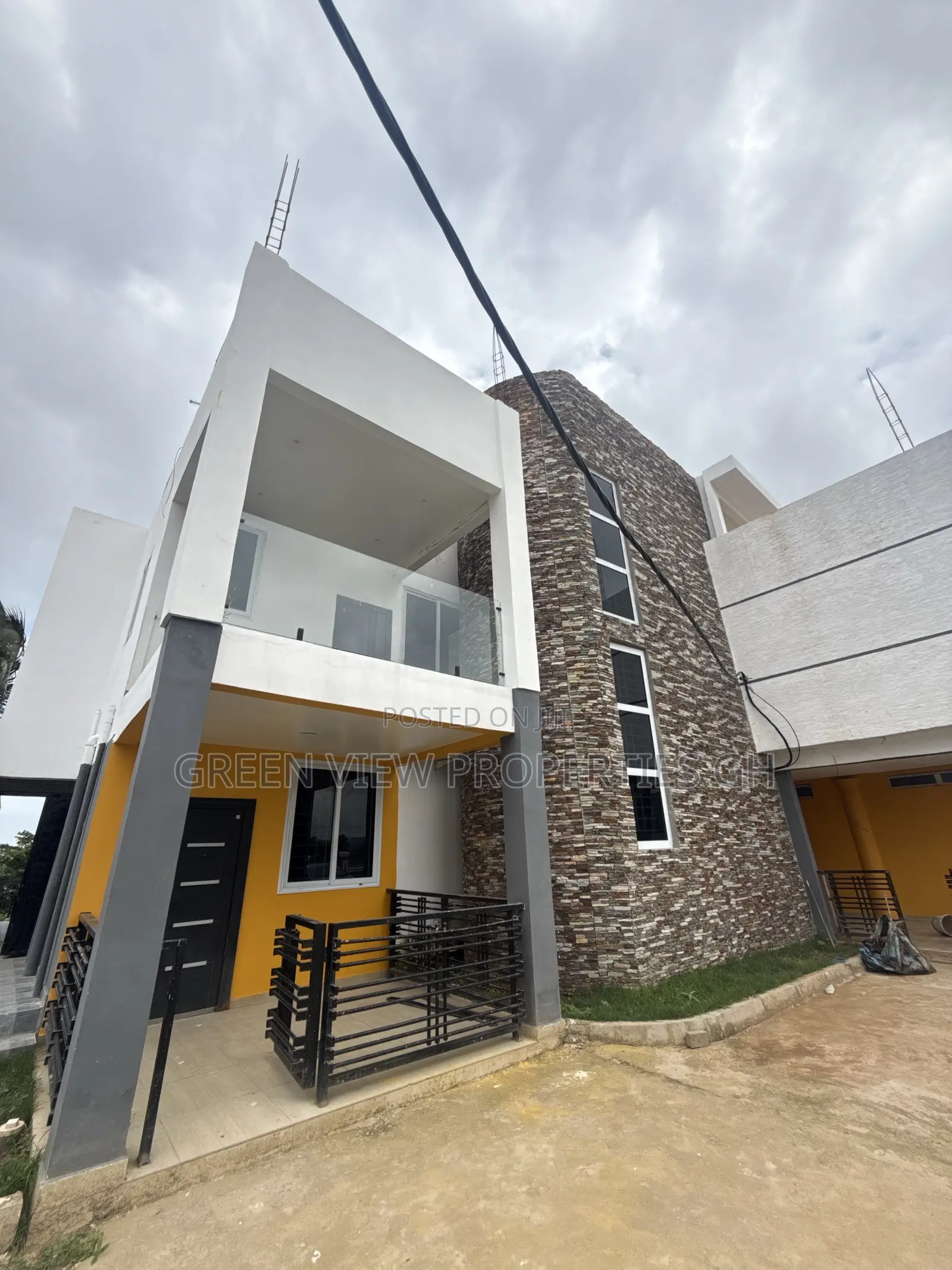 1bdrm Room & Parlour in West Hills Mall Area for rent