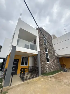 1bdrm Room & Parlour in West Hills Mall Area for rent