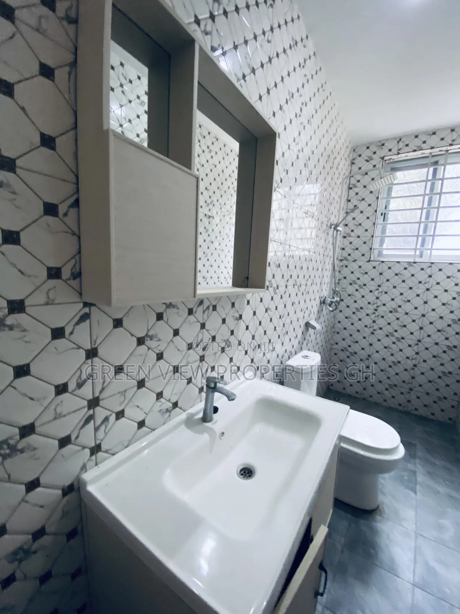 1bdrm Room & Parlour in West Hills Mall Area for rent