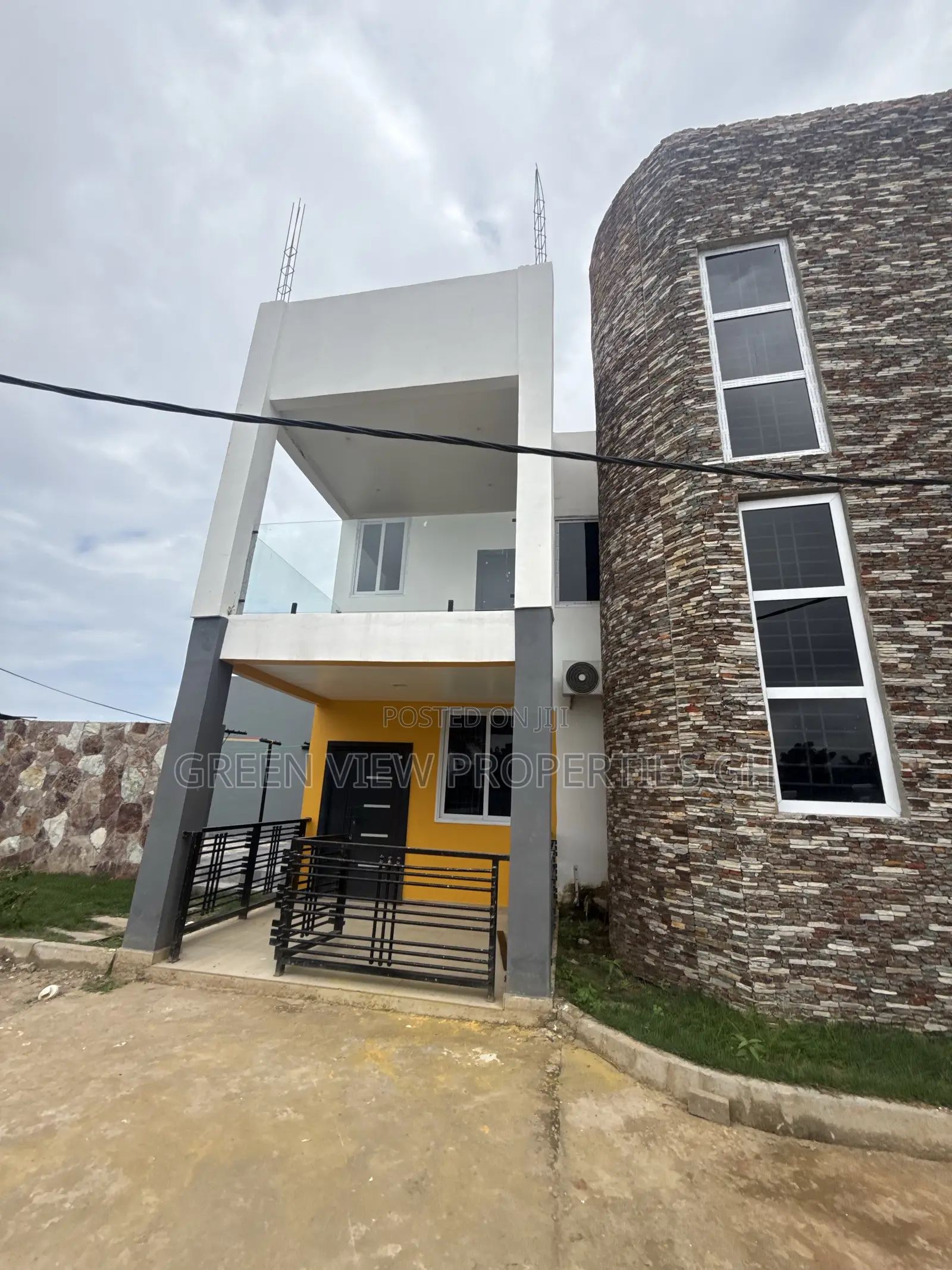 1bdrm Room & Parlour in West Hills Mall Area for rent