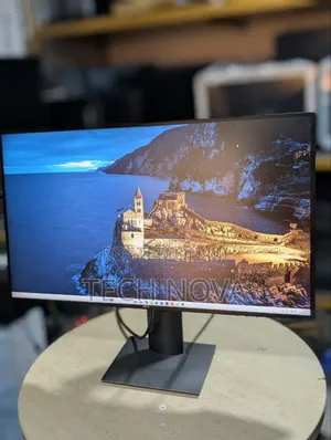Dell U2719D UltraSharp 27" QHD Monitor 2560 X 1440 60Hz