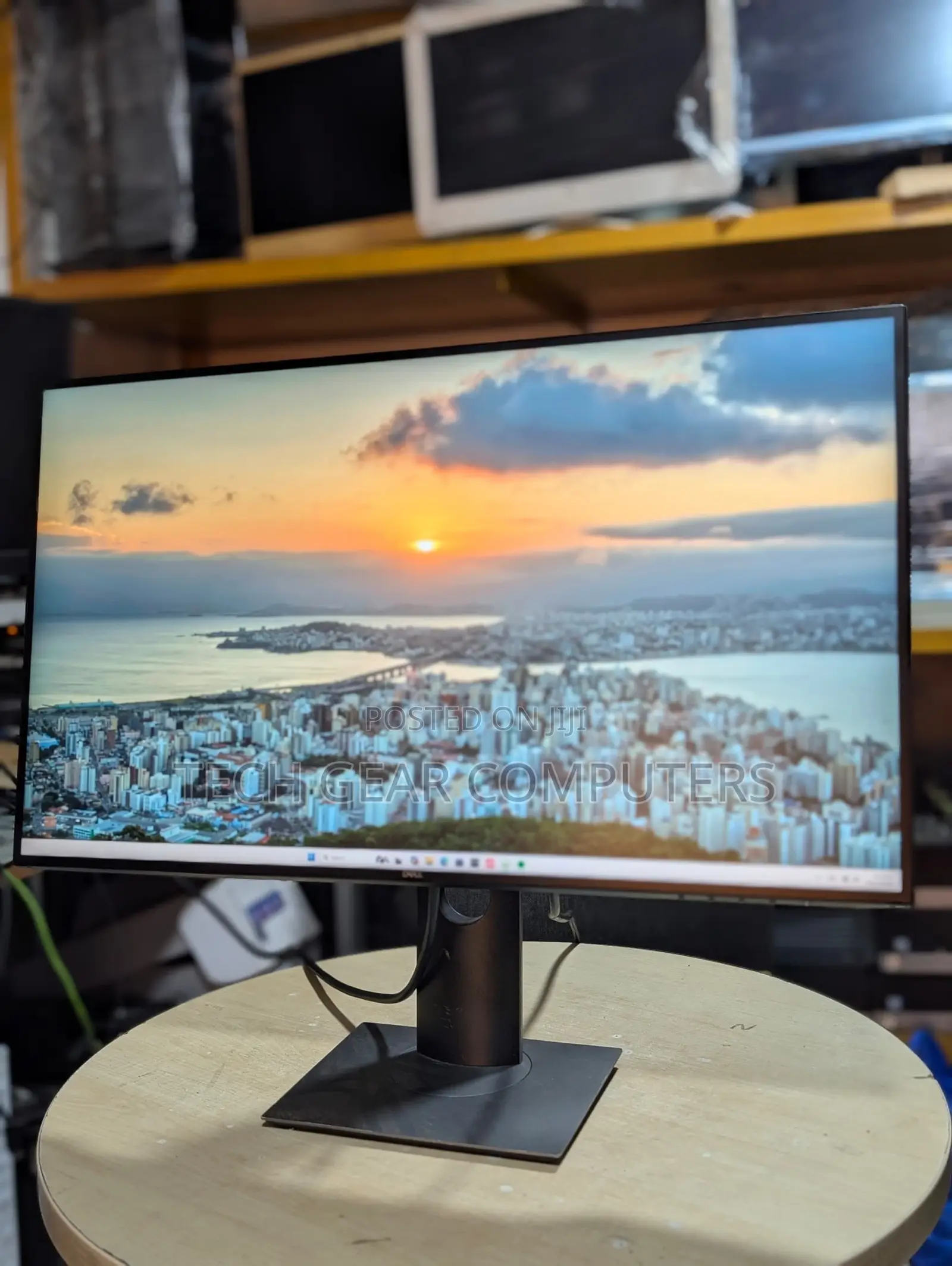 Dell U2719D UltraSharp 27" QHD Monitor (2560 X 1440), 60Hz, IPS,