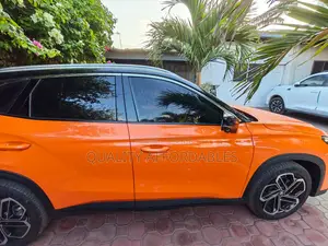 MG ZS 2025 Orange