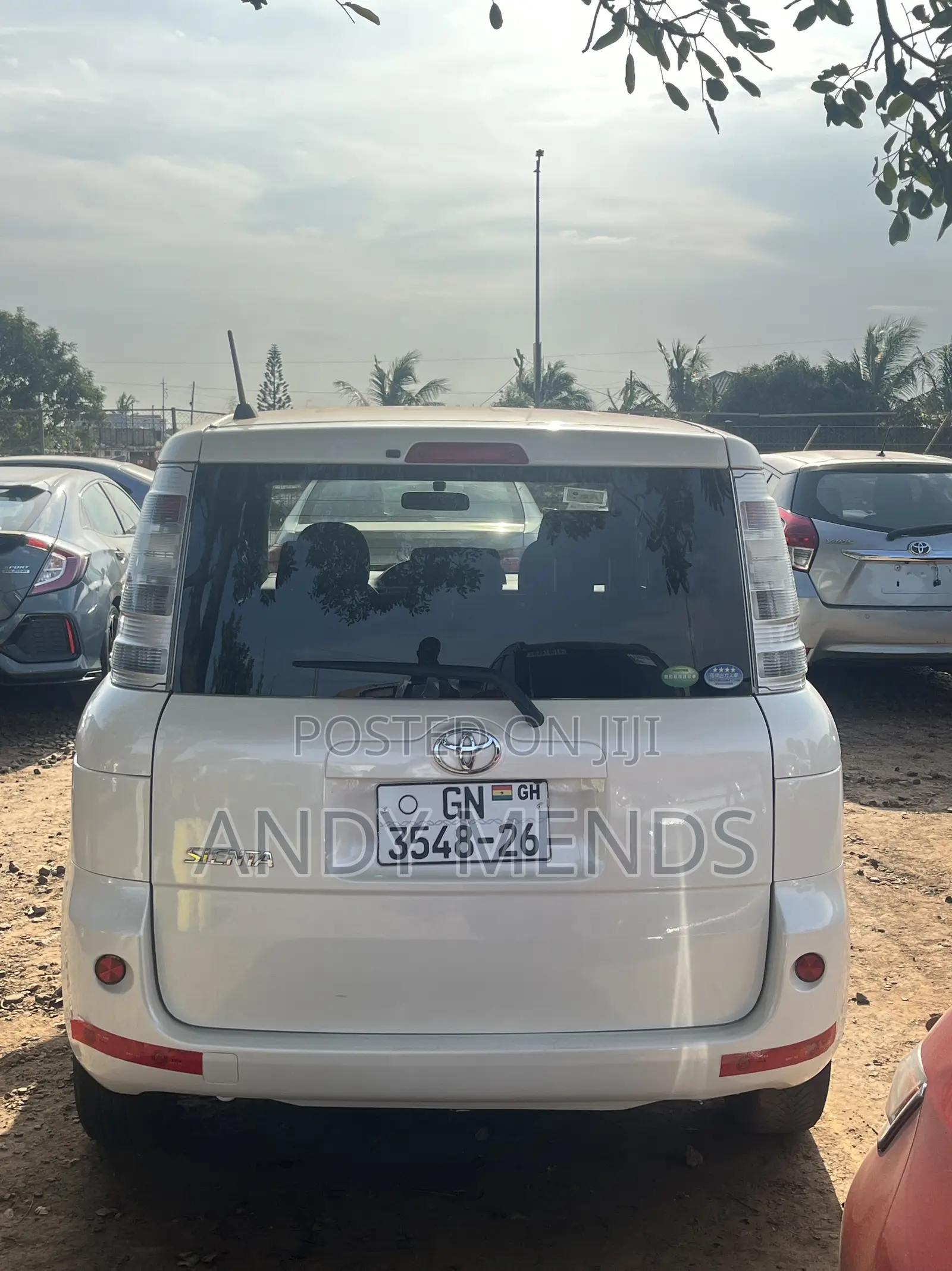 Toyota Sienta 1.5 FWD 2012 White