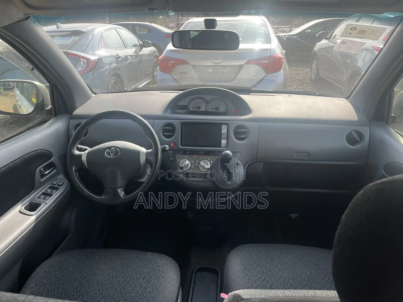 Toyota Sienta 1.5 FWD 2012 White