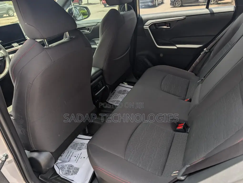 Toyota RAV4 Prime SE AWD 2024 Silver