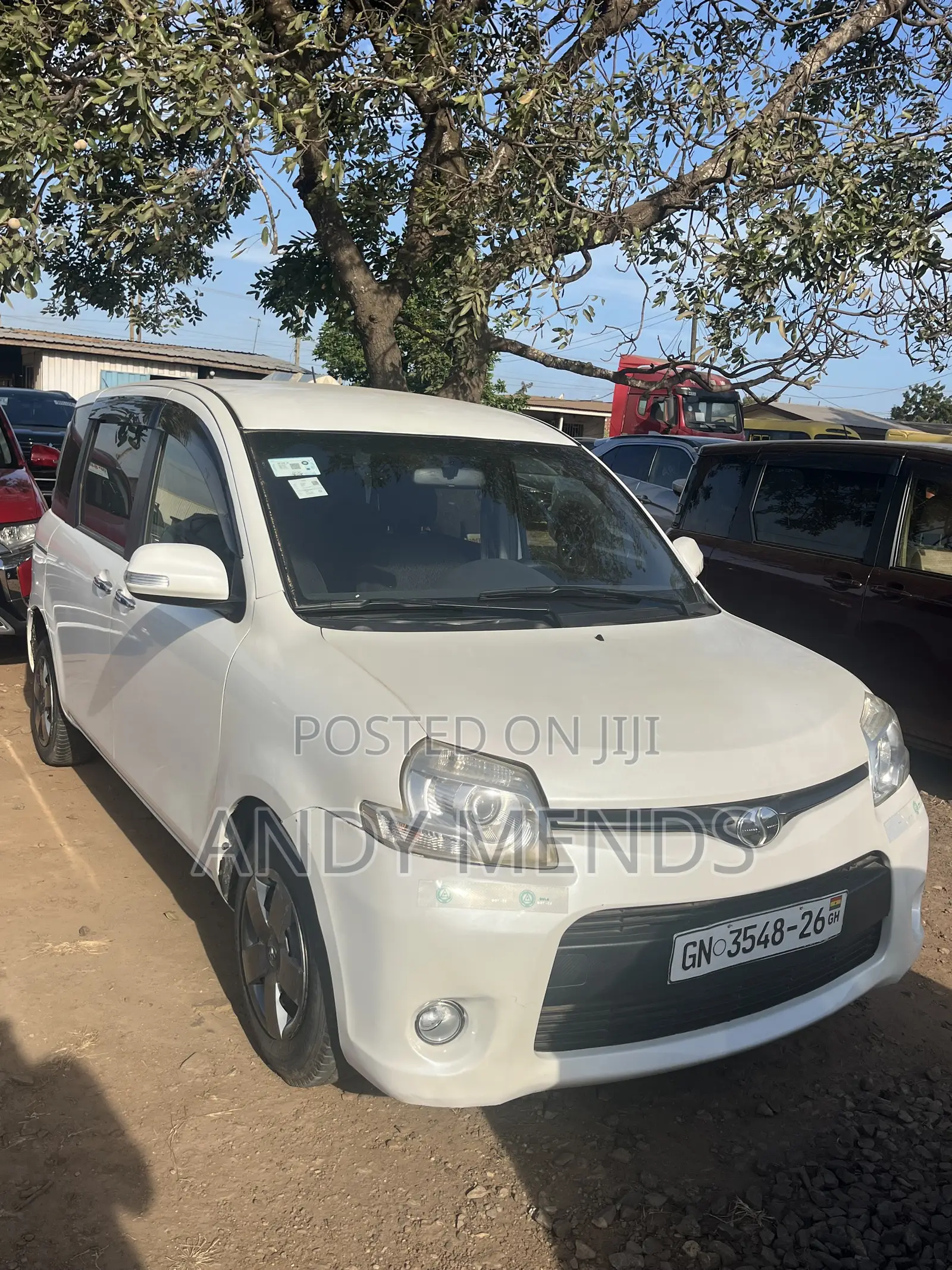 Toyota Sienta 1.5 FWD 2012 White