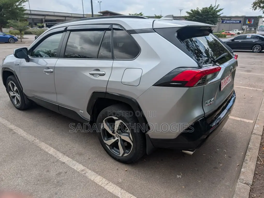 Toyota RAV4 Prime SE AWD 2024 Silver