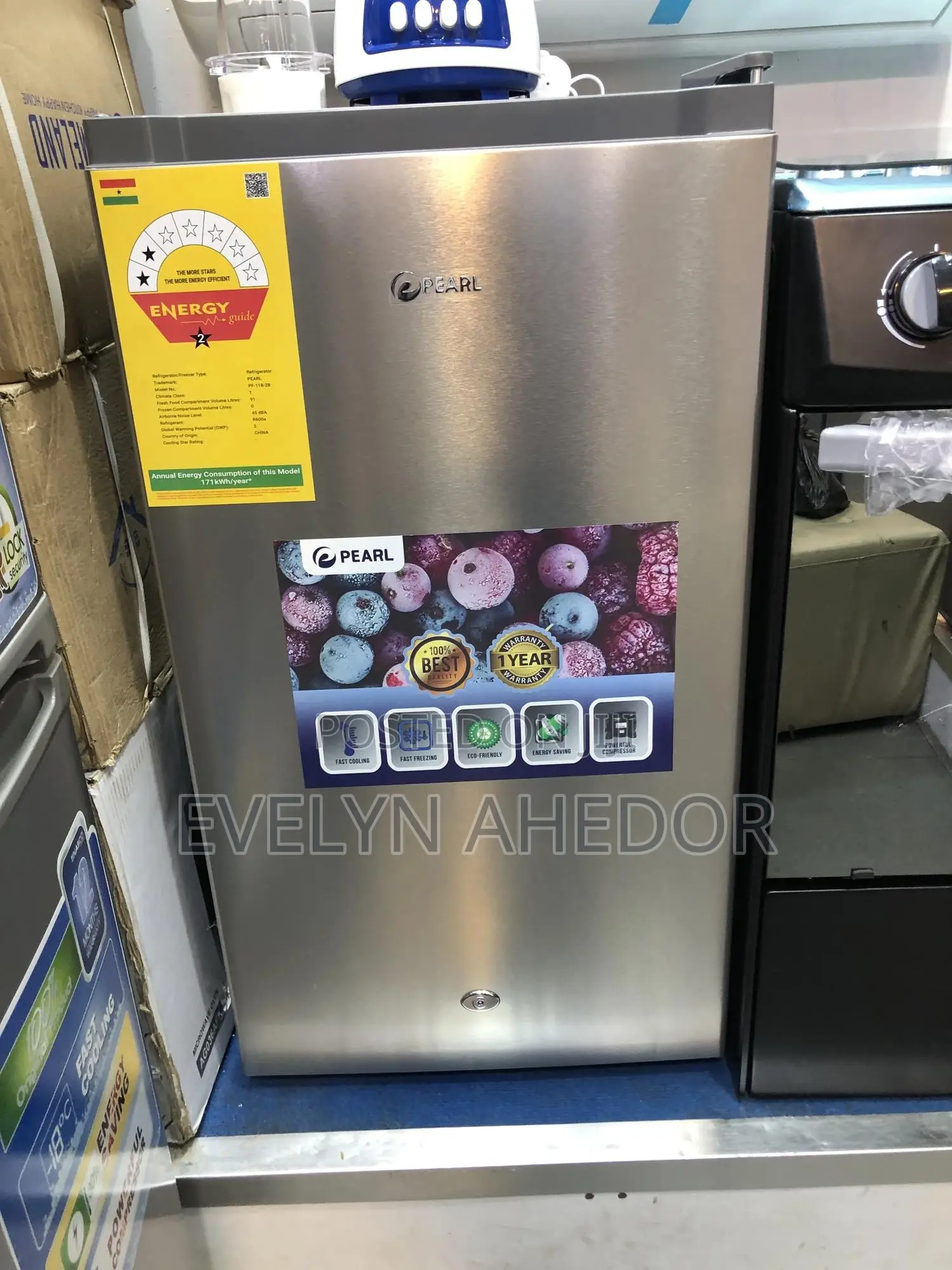 Pearl Single Door Table Top Fridge 91 Liters With Ice Maker
