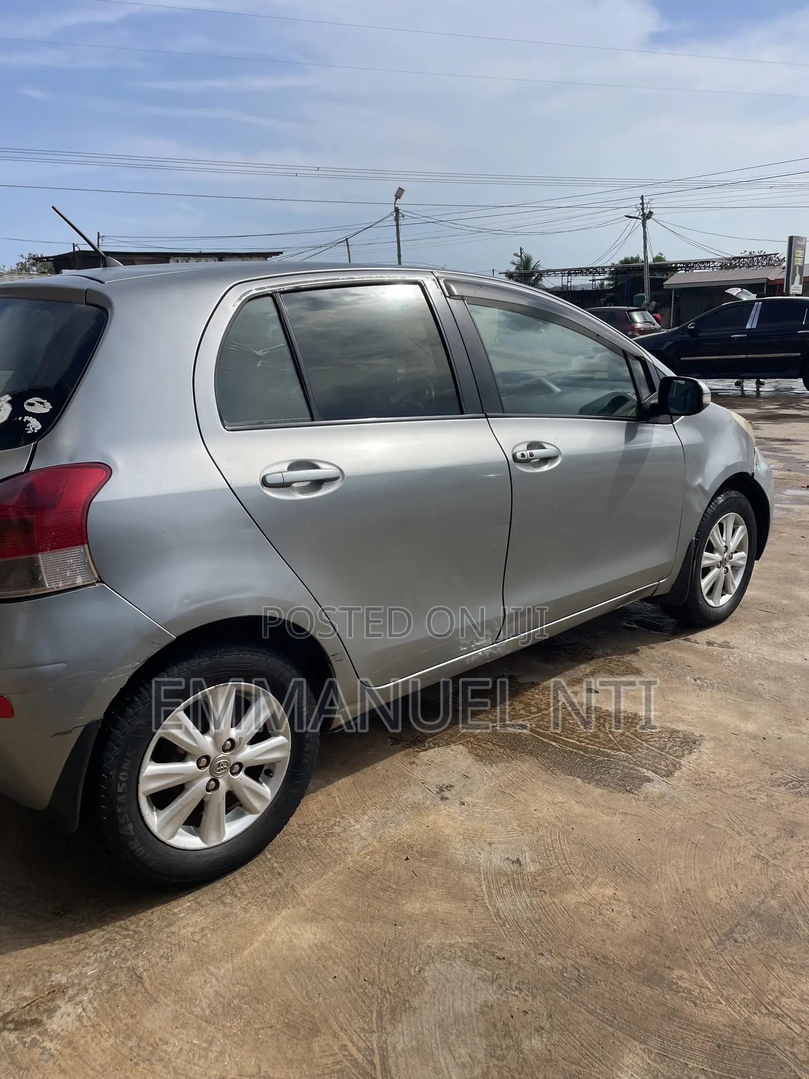 Toyota Vitz 2010 Gray