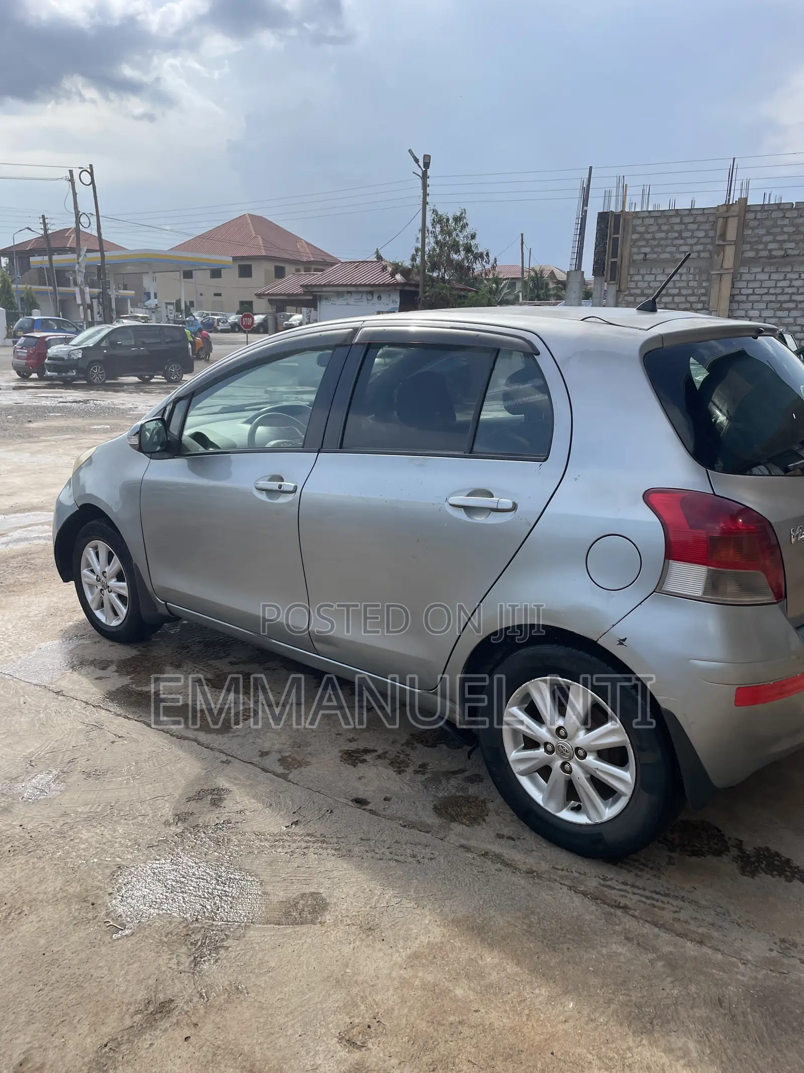 Toyota Vitz 2010 Gray
