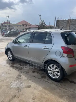 Toyota Vitz 2010 Gray