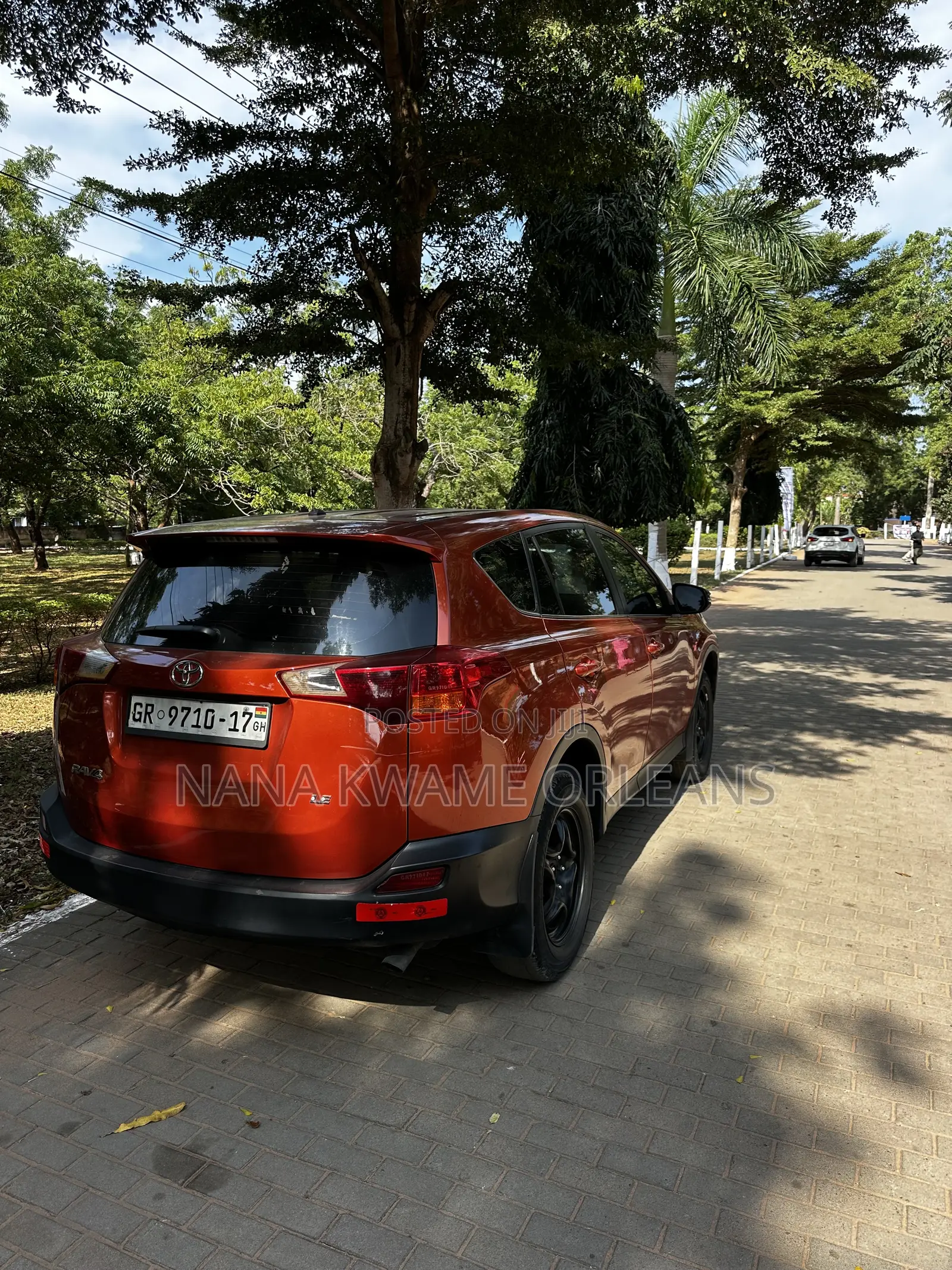 Toyota RAV4 LE 4dr SUV (2.5L 4cyl 6A) 2015 Orange