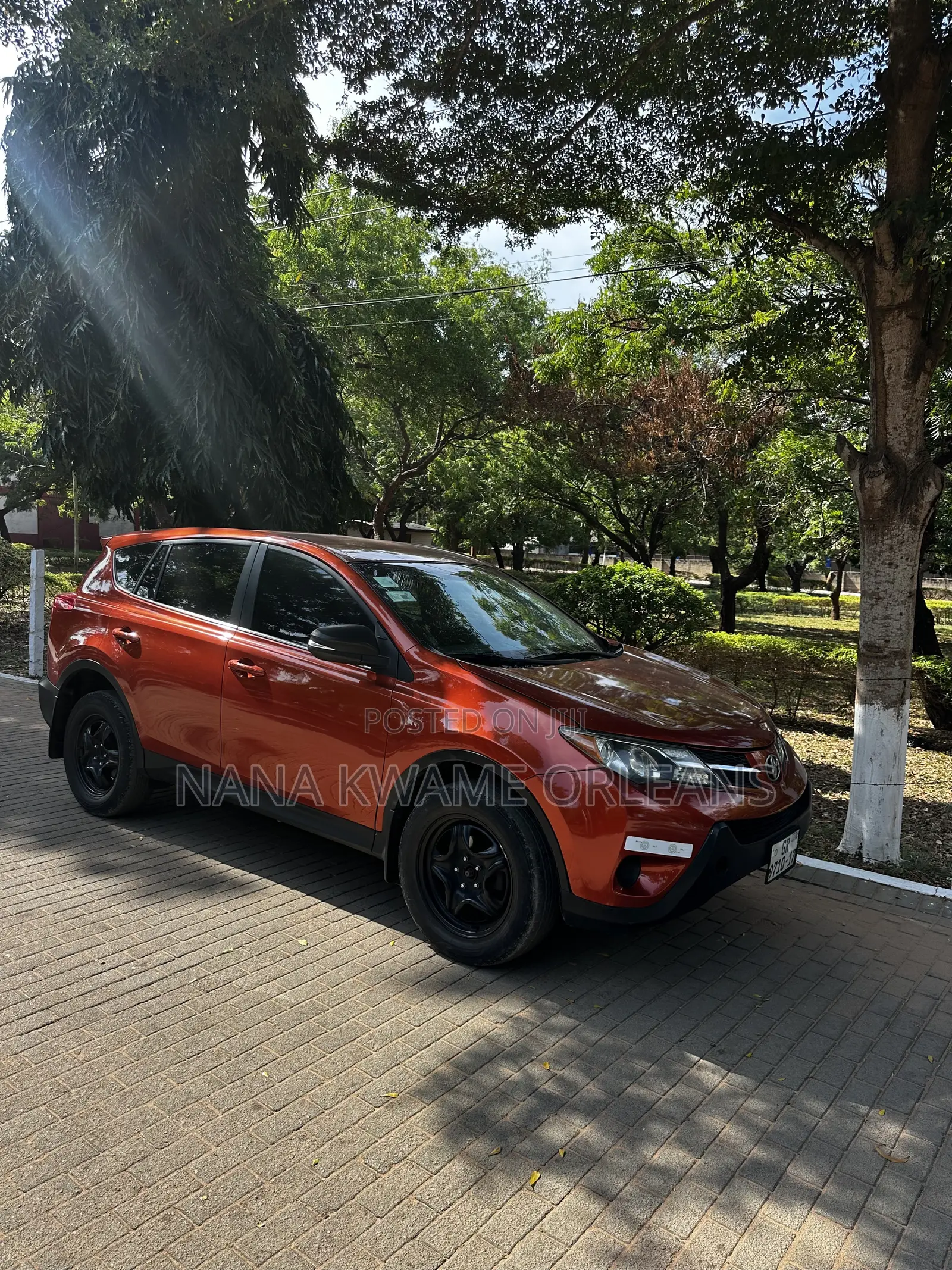 Toyota RAV4 LE 4dr SUV (2.5L 4cyl 6A) 2015 Orange