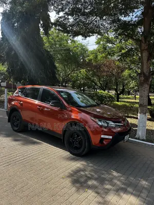 Toyota RAV4 LE 4dr SUV (2.5L 4cyl 6A) 2015 Orange