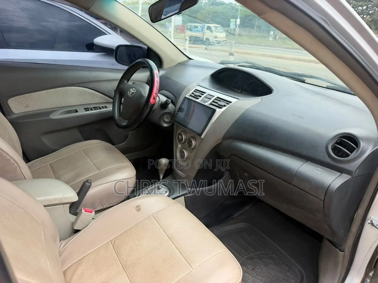 Toyota Belta 2010 Silver