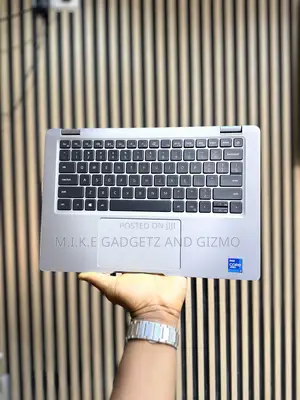 Laptop Dell Latitude 5320 2-in-1 16GB Intel Core i7 SSD 512GB