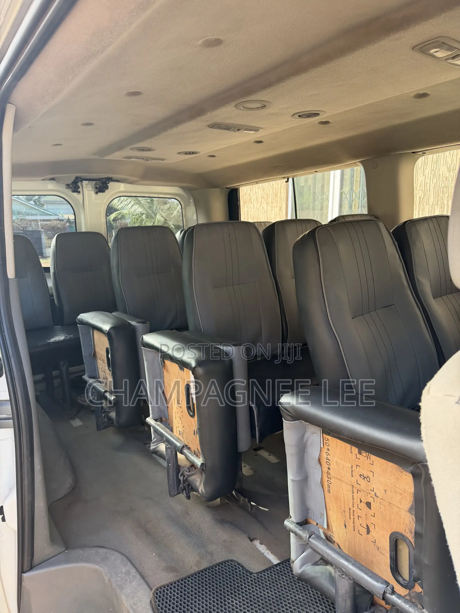 Nissan Caravan (Urvan) 2016 White