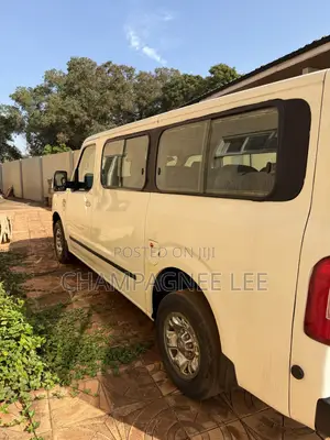 Nissan Caravan (Urvan) 2016 White