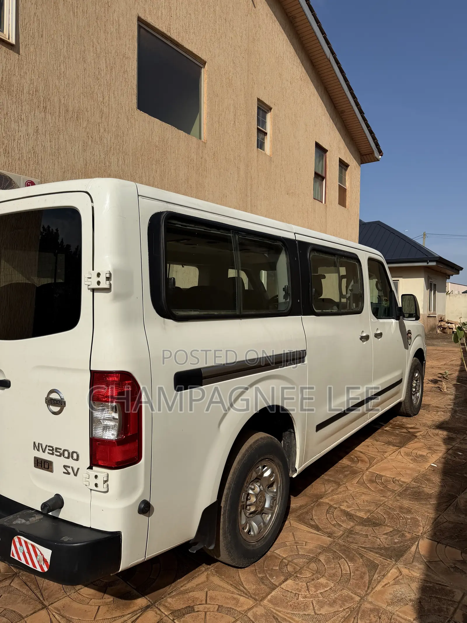 Nissan Caravan (Urvan) 2016 White