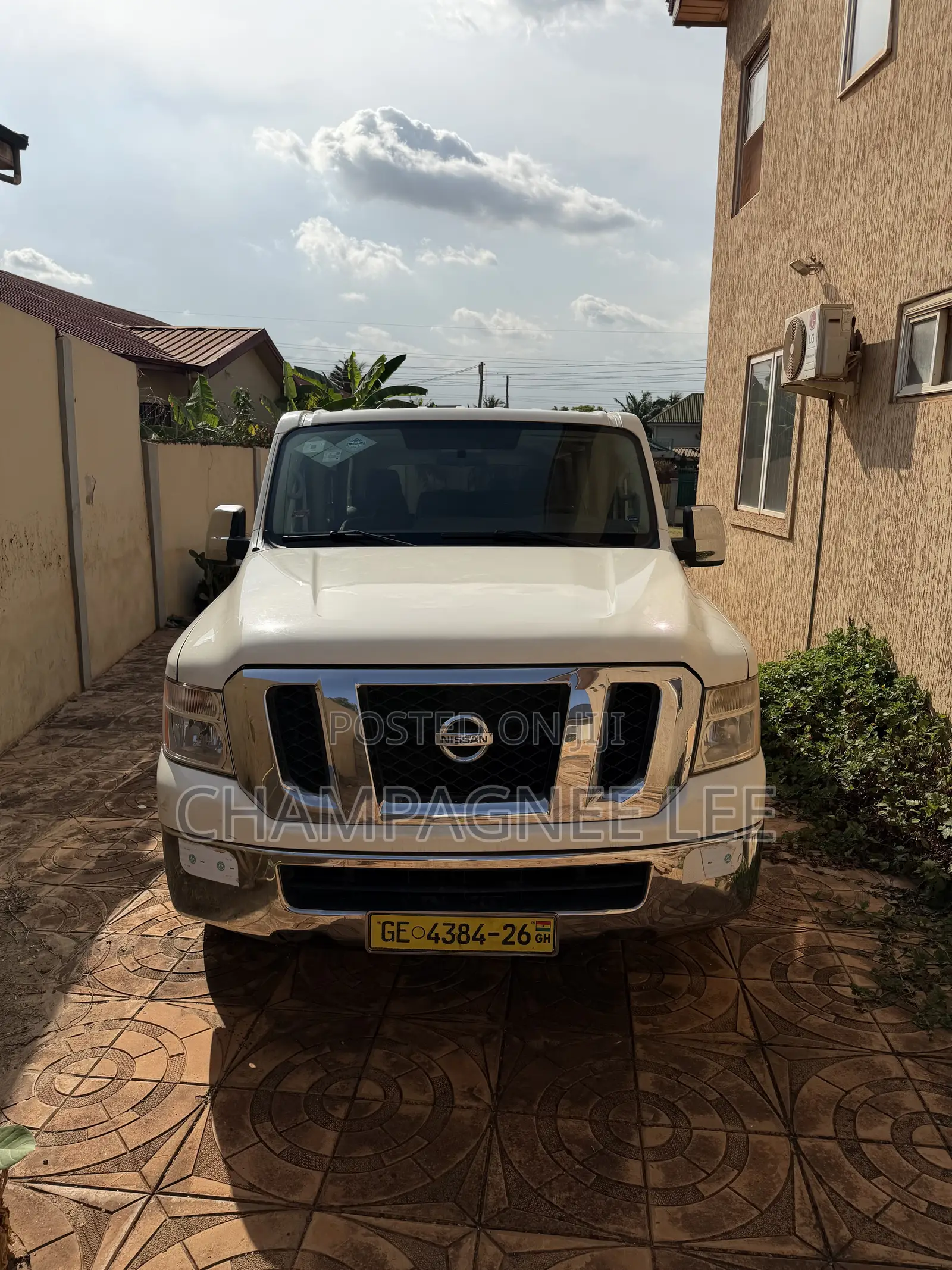Nissan Caravan (Urvan) 2016 White