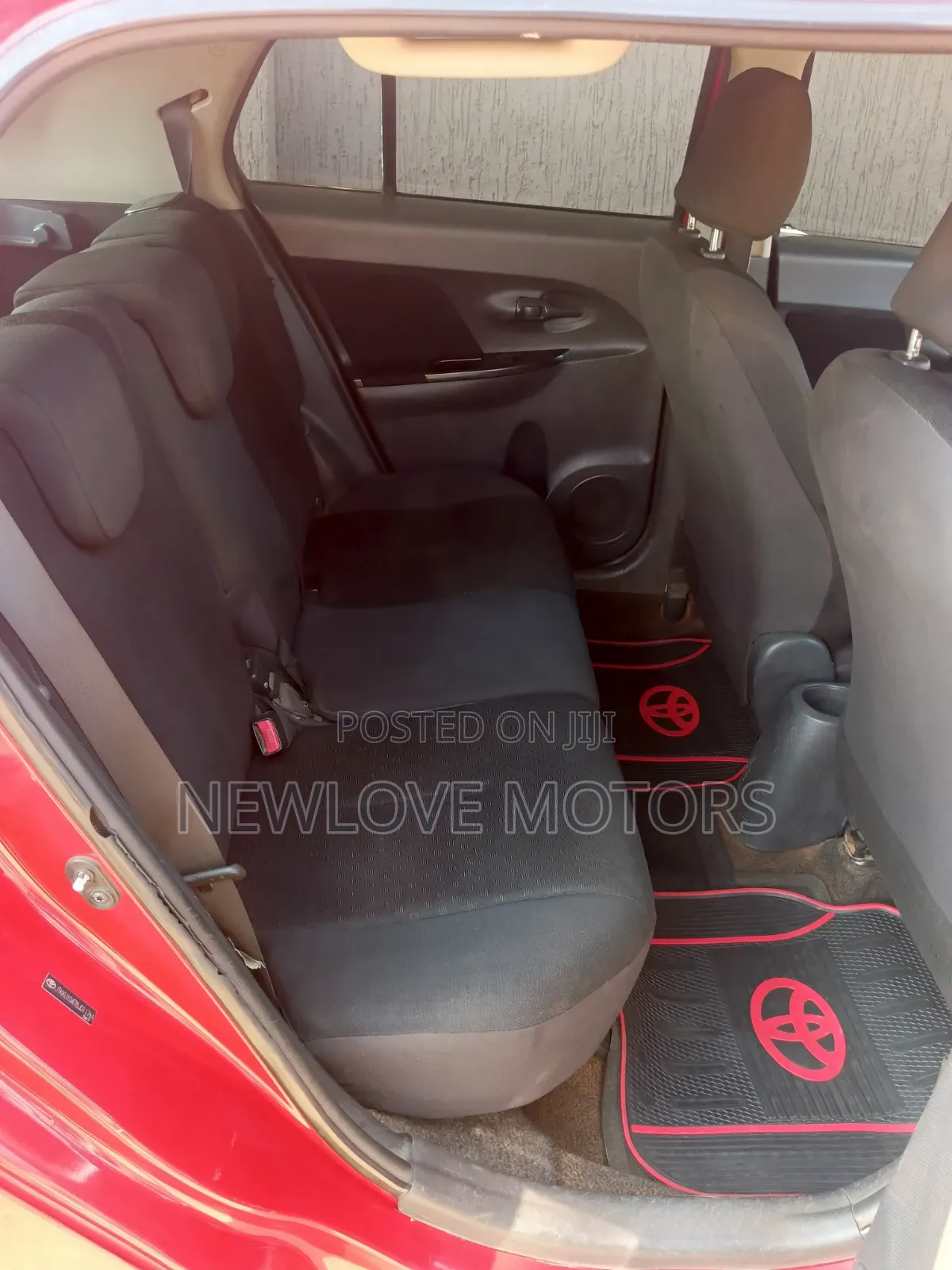 Scion xD Base 2013 Brown