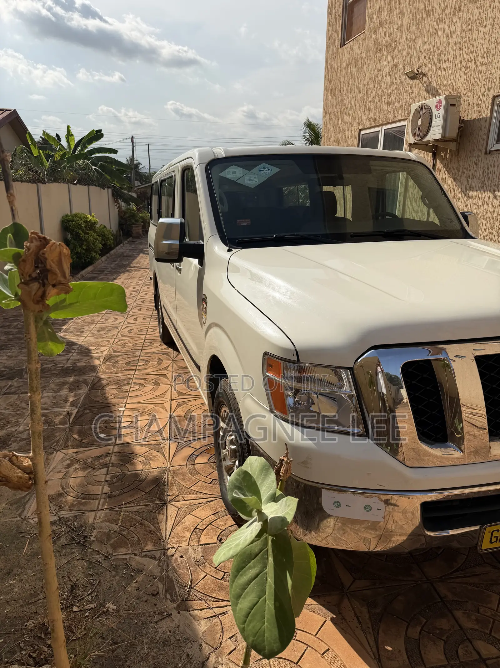 Nissan Caravan (Urvan) 2016 White